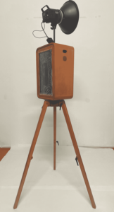 Photomaton rétro chic en bois double face avec imprimante intégrée, support pour iPad, tout-en-un pour des clichés inoubliables - Product Image 5