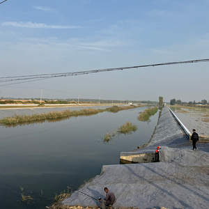 Couverture en ciment et <span class=keywords><strong>plastique</strong></span> à séchage rapide pour la protection des pentes <span class=keywords><strong>de</strong></span> bassins piscicoles et la stabilisation des canaux <span class=keywords><strong>de</strong></span> rivières et des barrages - Product Image 4