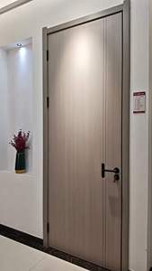 Porta Interna Moderna de Madeira Maciça com Acabamento Impermeável para Quarto, Banheiro, Sala de Estar e Casa - Product Image 4
