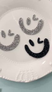 แผ่นปะรูปยิ้มน่ารักประดับเพชรระยิบระยับแบบรีดติดเสื้อผ้าหรือกระเป๋า - Product Image 5