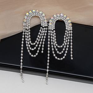 Pendientes Versátiles para Vestido de Fiesta o Boda, Estilo Europeo Americano, Nueva Serie de Cadena con Garras, Diseño Exagerado con Diamantes de Imitación, Moda - Product Image 4