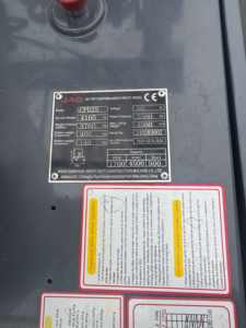 Chariot élévateur compact JAC Logistics Machinery CPD25S-Li 2,5 tonnes 3 m avec batterie lithium-ion à économie d'énergie et déplaceur latéral - Product Image 6