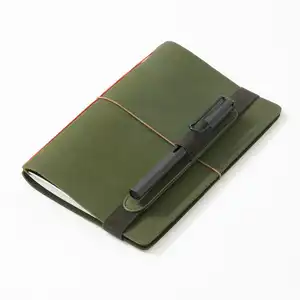 绿色疯马歌舞秀可定制弹性皮革笔环A5A6复古皮革笔记本，带软封面