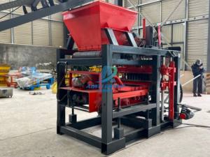 Macchinario Automatico QT4-25 per la Produzione di Blocchi Cavi in Cemento e Mattoni Colorati per Pavimentazione, Fabbrica Cinese - Product Image 2