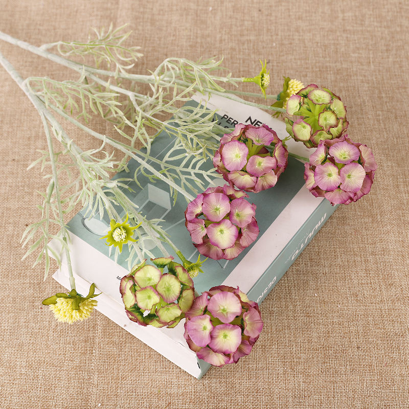 สีม่วงเขียว