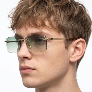 Gafas de Sol Sofisticadas con Gradiente Azul Cielo, Montura Metálica Dorada con Bordes Grabados Ornamentales, Gafas de Moda para Hombre y Mujer - Product Image 1