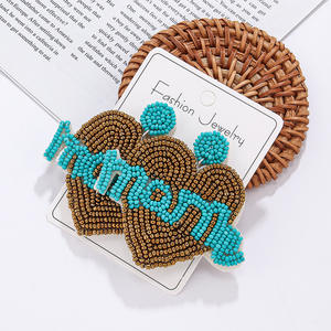 Boucles d'oreilles tissées fête des mères MAMA lettre couleur perle boucles d'oreilles tissées pour femmes Uionen 1816 - Product Image 2
