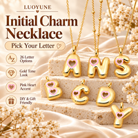 LUOYUNE Pendentif Breloque Lettre Alphabet Dorée avec Cœur Rose Découpé, Bijou Initial pour Collier DIY, Cadeau Femme, 26 Styles de Lettres