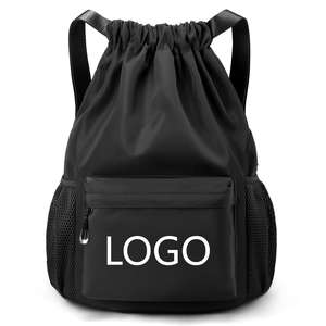 Sac de sport de voyage léger et imperméable avec logo personnalisé, sac à dos à cordon noir avec fermeture éclair et poches - Product Image 1