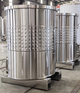 Cuve de fermentation de <span class=keywords><strong>vin</strong></span> rouge en acier inoxydable SUS304 de 2500L avec enveloppe à fossettes et fentes pour chariot élévateur, ouverture supérieure, vente directe usine - Product Image 4