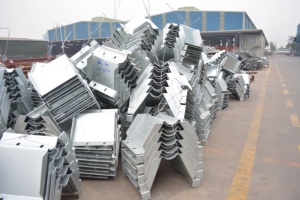 Barandas de Seguridad para Carreteras Personalizadas, Barrera de Acero Contra Impactos, Barandilla de Seguridad Vial con Protección Galvanizada Antioxidante con Certificación ISO - Product Image 4