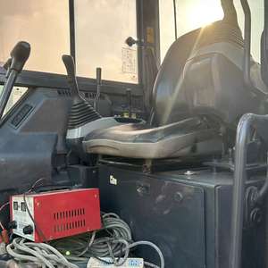 Miniexcavadora Komatsu Usada de 5.5 Toneladas con Motor Yanmar para Mantenimiento Municipal, Riego Agrícola y Espacios Reducidos - Product Image 5