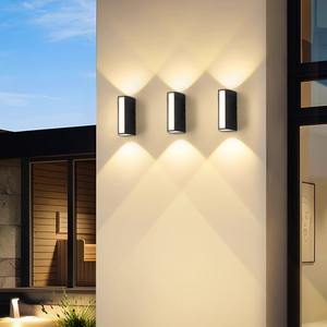 โคมไฟติดผนัง IP65กันน้ำในร่ม/กลางแจ้งพลังงานแสงอาทิตย์พีซีอุณหภูมิ3000K แถบยาวสามด้านในสวน - Product Image 2