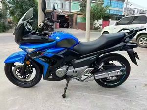 Moto de rue <span class=keywords><strong>Suzuki</strong></span> <span class=keywords><strong>GW</strong></span> <span class=keywords><strong>250</strong></span> à double cylindre haute performance, refroidie par eau, <span class=keywords><strong>250</strong></span> cm³, style agressif - Product Image 5