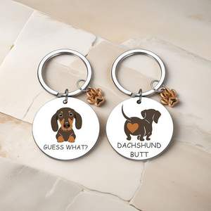 Porte-clés rond en acier inoxydable gravé au laser avec motif de chien de dessin animé Uionen, comme un petit cadeau pendentif - Product Image 3