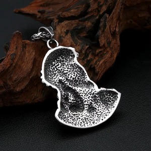 Collar con Colgante de Jesús en Acero Inoxidable Yueli, Corona de Espinas 3D, Joyería para Hombre - Product Image 4