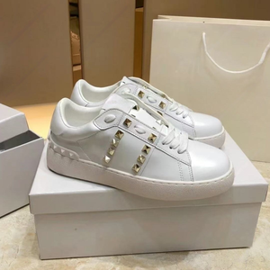 รองเท้าดีไซเนอร์สุดหรู คุณภาพเยี่ยม รองเท้าผ้าใบสำหรับผู้ชายและผู้หญิง รองเท้าลำลองพื้นหนา ระบายอากาศได้ดีและสวมใส่สบาย - Product Image 2