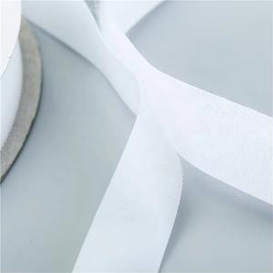 Moeder En Kind Gesp Mannelijke En Vrouwelijke Gesp Doorn Haar Haak Oppervlak Haar Oppervlak Vlek Wit Velcro Gemengd 2Cm 2.5Cm - Product Image 2