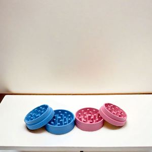 Molino de Hierbas Portátil CANNA Moderno Personalizado al por Mayor, Molinillo de Hierbas Manual Biodegradable de 2 Capas y 55 mm con Forma de Rombo - Product Image 2