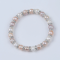 Bracelets et Joncs Personnalisés en Acier Inoxydable Plaqué Platine avec Chaîne à Maillons Fausses Perles et Breloque Cœur – Cadeau pour Femme