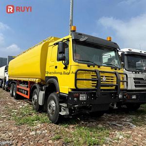 Camion-<span class=keywords><strong>citerne</strong></span> à essence diesel Sinotruk HOWO 8x4 à bas <span class=keywords><strong>prix</strong></span>, réservoir de carburant diesel de 20 000 L, 30 000 <span class=keywords><strong>litres</strong></span>, réservoir de ravitaillement en carburant diesel à vendre - Product Image 3