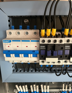 Machine automatique de remplissage et de capsulage de bouteilles Machine De Emba Pompe Remplisseuses de jus de fruits Emballage de boissons - Product Image 4