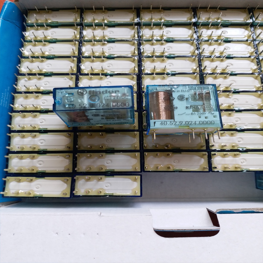 Реле видоискателя 62.33.9.024.0040 62.33.6.024.0300 62.33.9.110.0300 реле 44.52.9.024.0000 реле видоискателя 24VDC