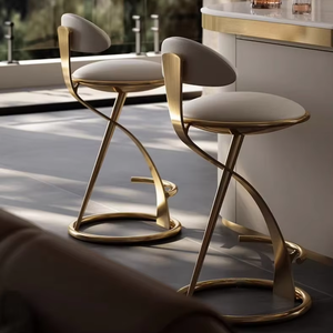 <span class=keywords><strong>Chaise</strong></span> <span class=keywords><strong>de</strong></span> <span class=keywords><strong>bar</strong></span> en métal d'art moderne italien Tabouret haut confortable en acier inoxydable <span class=keywords><strong>Dossier</strong></span> en cuir pour salle à manger Chambre populaire pour la famille - Product Image 1