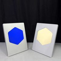 Plaque de récompense moderne en forme d'hexagone, trophée géométrique unique en bois et aluminium pour les événements d'anniversaire d'entreprise