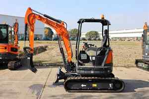 Miniexcavadora CDM6025 de 2.5 Toneladas, Equipo de Movimiento de Tierras para Construcción de Carreteras, Alta Calidad, Bajo Precio, en Venta - Product Image 3