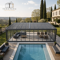 Véranda mobile moderne en aluminium et verre, conçue avec une vue panoramique et un design quatre saisons pour balcons et serres