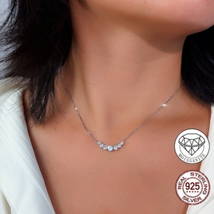 <span class=keywords><strong>Collana</strong></span> <span class=keywords><strong>con</strong></span> Pendente Rotondo in Moissanite Colore D VVS1, Argento Sterling 925 Autentico, Taglio Brillante, Supera il Test del <span class=keywords><strong>Diamante</strong></span>, per Donne - Product Image 4
