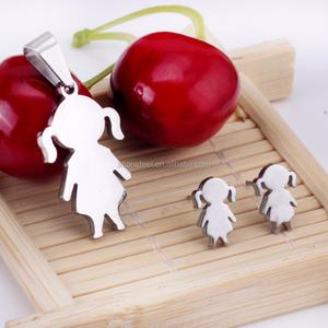 Parure de bijoux en acier inoxydable plaqué or avec motifs Mangalsutra, design inspiré de l'Arabie Saoudite - Product Image 6