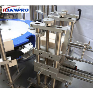 Macchina confezionatrice automatica per inscatolamento di bottiglie di riempimento verticale per l'industria medica e cosmetica - Product Image 3