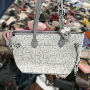 A15.7 Sacs de luxe de marque d'occasion pour femme, sacs à bandoulière de créateur de seconde main en balles, 2e main en Italie, sacs à main premium Ukay - Product Image 4
