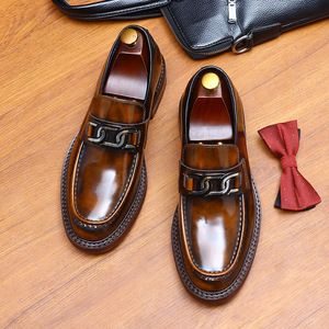 Chaussures formelles pour hommes faites à la main, cuir véritable, style décontracté, semelle épaisse, boutons en métal à la mode, caractéristique de rehaussement - Product Image 1