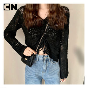 Fabricant de pulls certifiés GRS, vente en gros, pull en tricot à col en V avec cordon de serrage, personnalisé, en polyester, pour femmes, avec découpes - Product Image 4