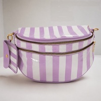Tas Selempang Wanita PVC 2026 Baru, Kapasitas Besar, Motif Garis Warna-warni, Anti Air, Dilengkapi Resleting, Dapat Dipakai Sebagai Tas Pinggang