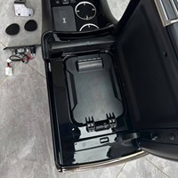 Boîte d'accoudoir de console centrale RHD pour Toyota HiAce H300 2019-2025 (entreaxe long/court) avec chargeur sans fil, double USB, 220V et porte-gobelet