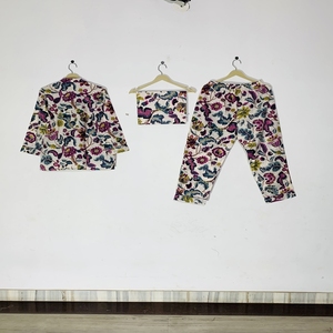 Nouvel ensemble de pyjama imprimé floral uni - Vêtement de nuit en coton à col rabattu, tenue de nuit et de détente bohème d'été pour femme, idéal comme cadeau - Product Image 4