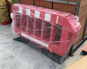 Circulation routière bloc de clôture temporaire barrière de sécurité barrière de circulation <span class=keywords><strong>barricade</strong></span> de trafic rouge barrières route en plastique livrée - Product Image 4