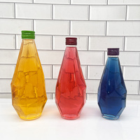 Bouteilles en verre transparent facetté en gros, plusieurs tailles, pour spiritueux et boissons, avec bouchon à vis
