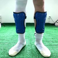 Protège-tibias de football pour adulte, taille plus, 22 cm, noir et bleu, respirant, en plastique épaissi, double sangle