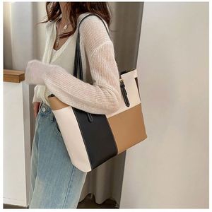 I-0643 New Fashion Color Contrasting <b>Large</b> Capacity Tote <b>Bag</b> Shoulder <b>Bag</b> for Women Wholesale PU Leather Tote <b>Bags</b> - Product Image 3