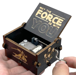 Caja <span class=keywords><strong>de</strong></span> música <span class=keywords><strong>de</strong></span> madera Vintage Sunshine Navidad grabada con láser hecha a medida con melodía personalizada - Product Image 1