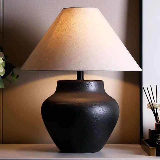 Handmade Modern Nordic Style Ceramic Table Lamp Vintage Decorative Bedside Desk Lamp with E26 AC Power Supply and Bulb Base