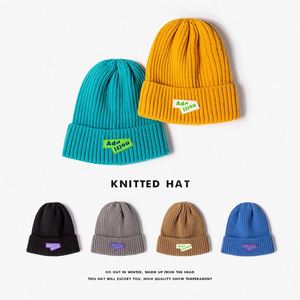 Bonnet Jacquard avec Lettre de Style Coréen Tricoté pour Femme Chaud Couple Étudiant Casquette en Laine Sans Bord Mode - Product Image 2