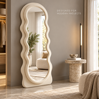 Grand miroir de salle de bain moderne pleine longueur, avec cadre sculptural rembourré, à poser au sol, pour décoration