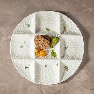 Неправильной формы черно-белые керамические тарелки с текстурой под дерево для ресторанов, фарфоровые тарелки для молекулярной кухни, сервировочные блюда - Product Image 5