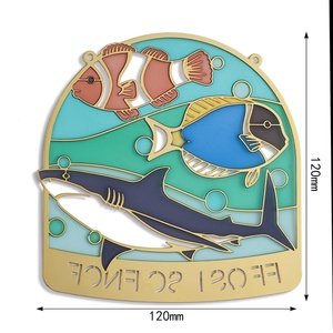 Marque-page en métal de luxe au design créatif et unique, idéal pour les cadeaux promotionnels d'écoles de mode ou les cadeaux d'entreprise. - Product Image 2